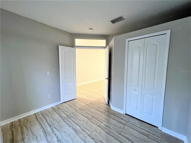 Building Photo - 15903 Fishhawk View Dr