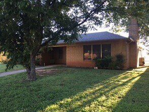 Building Photo - 975 Minter Ln