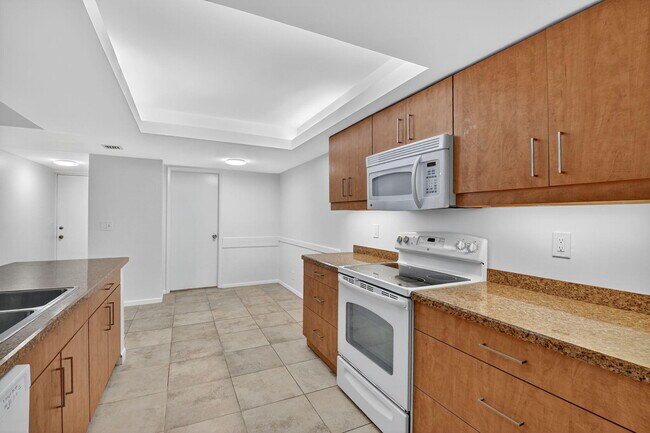 Building Photo - 2255 Lindell Blvd