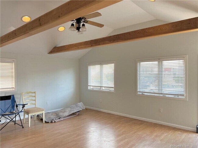 Building Photo - 23 Milesfield Ave