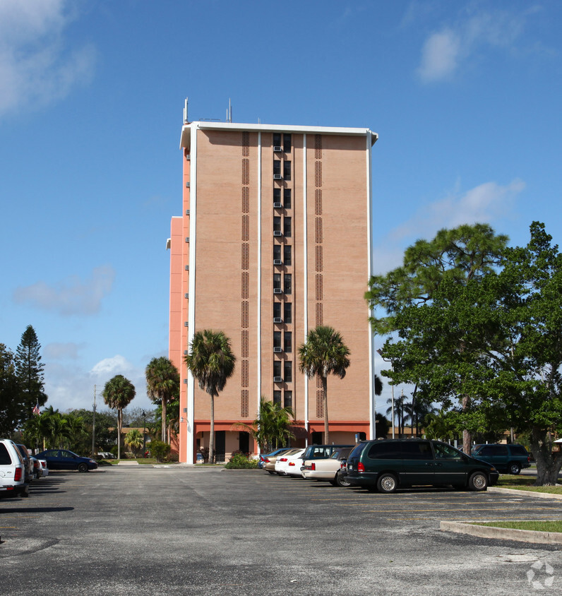 Building Photo - Bonair Towers