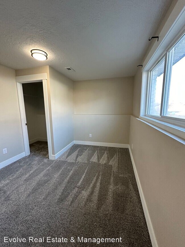 Foto del edificio - 4 br, 2 bath House - 1051 W 1375 N