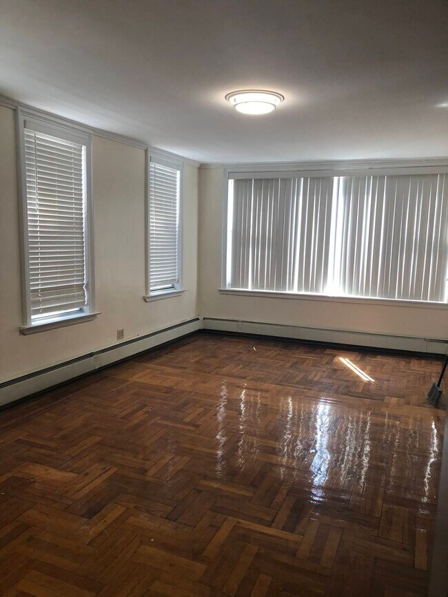 Foto del edificio - 2756 Barnes Ave