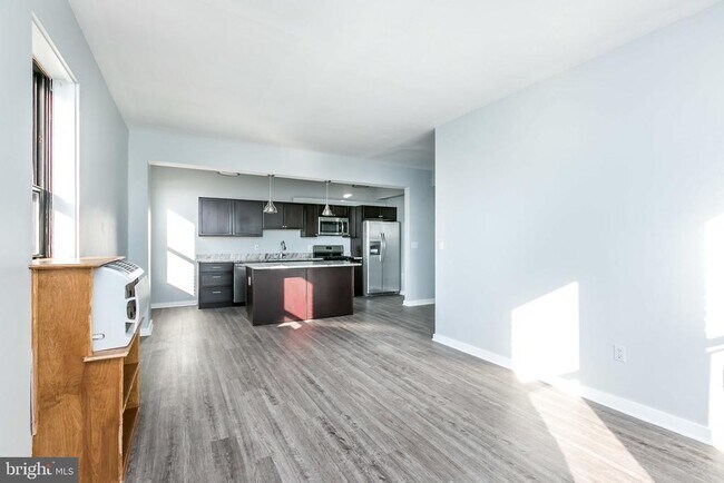 Building Photo - 1001 St Paul St