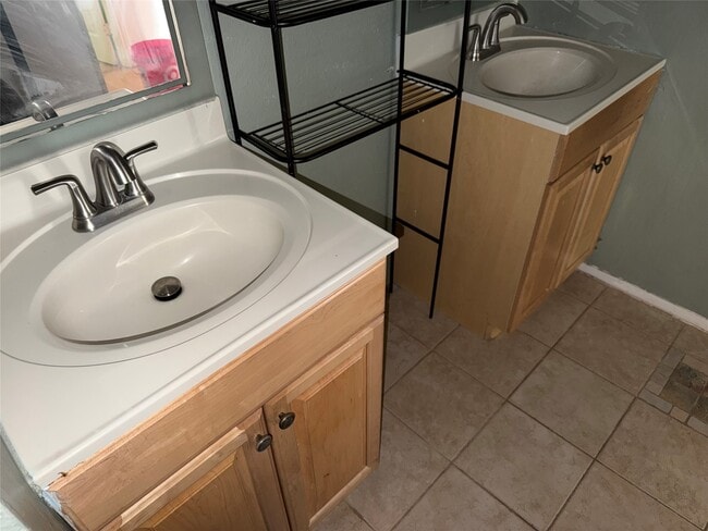 Foto del edificio - 7950 N Stadium Dr