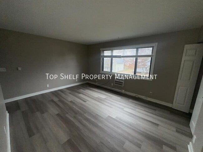 Foto del edificio - 103 S Grant-8