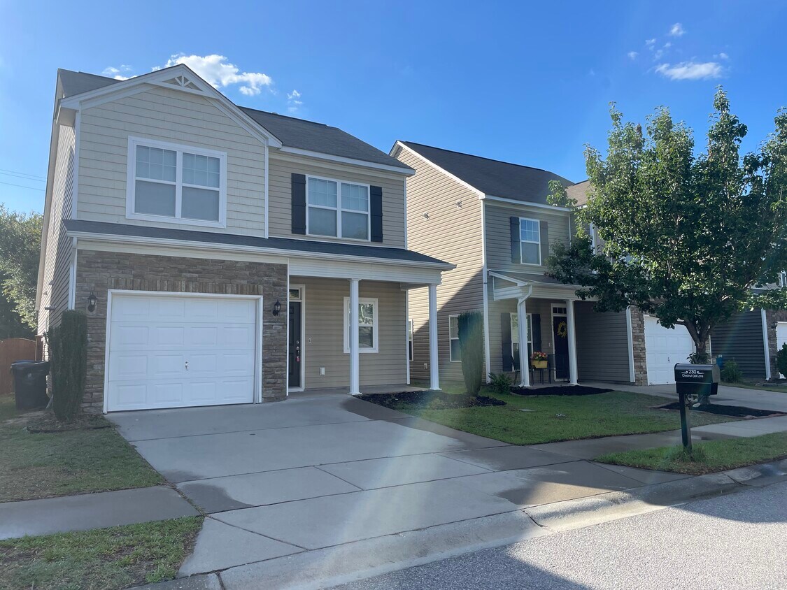 Foto principal - 230 Chestnut Oak Ln