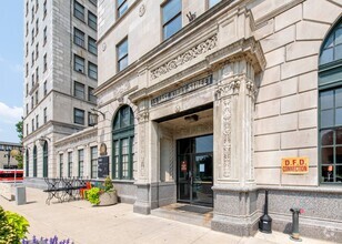 Building Photo - 15 E Kirby St