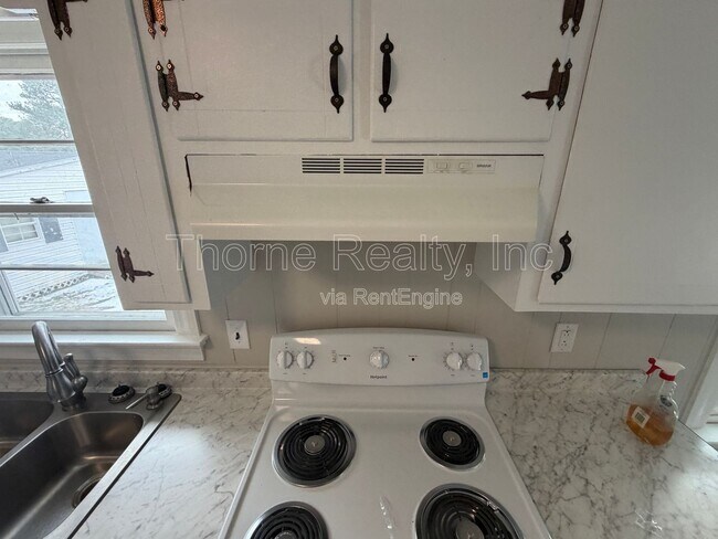 Foto del edificio - 100 Cane Dr