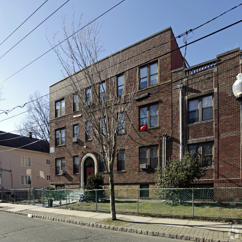 Building Photo - Pindle East
