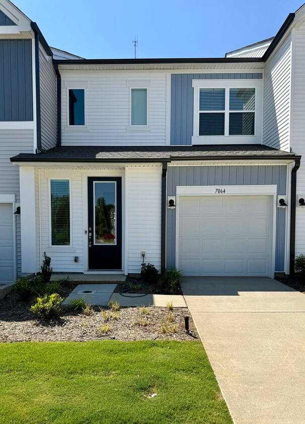 Primary Photo - Beautiful, Brand New 2BR/2.5BA Townhouse i...