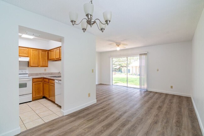 Foto del edificio - Beautiful 3 bedroom 2.5 bathroom townhouse for rent near USF.