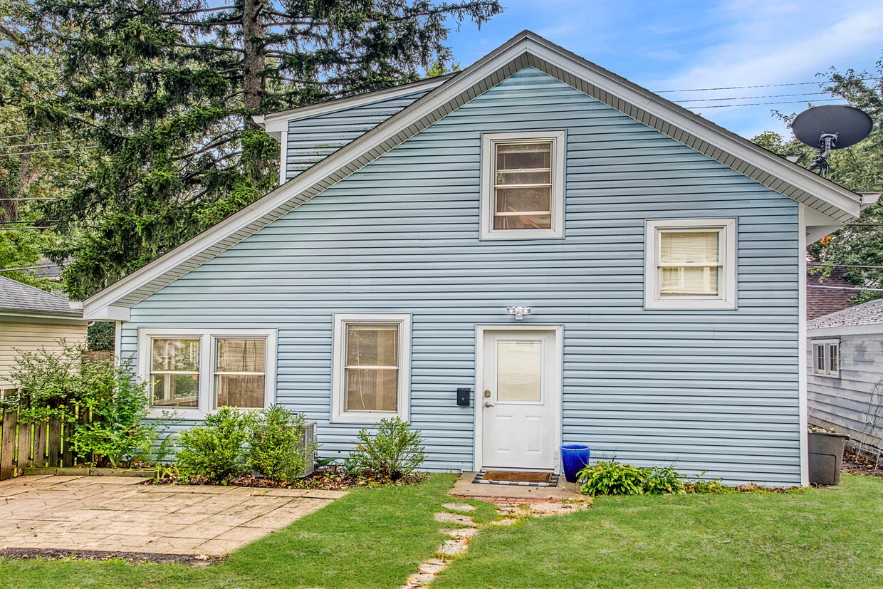 Primary Photo - 2108 Harrison St