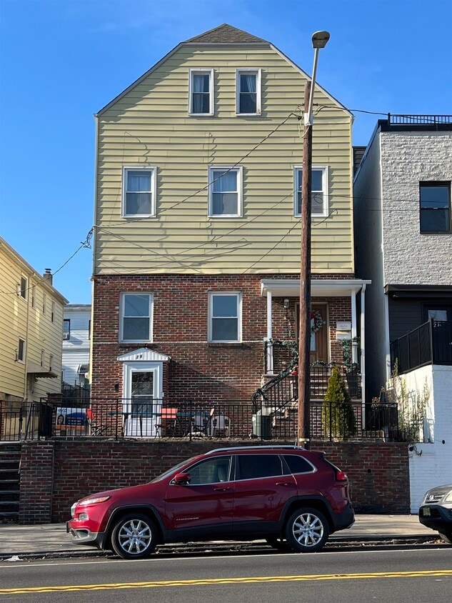 460 Ogden Ave. Unit 1st floor, Jersey City, NJ 07307 Condo for Rent