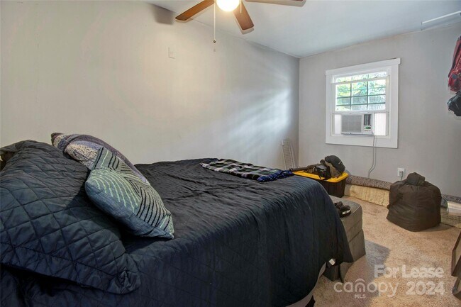 Foto del edificio - 1740 Hawthorne Ln