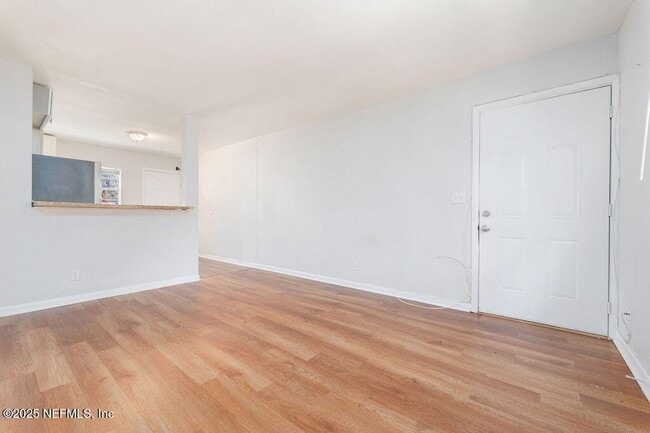 Foto del edificio - 239 E 16th St