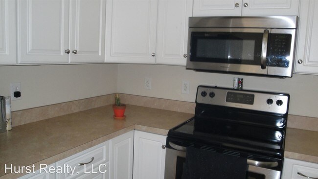 Building Photo - 136 Basswood Ct