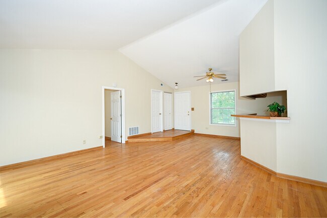 Building Photo - 363 Pembroke Ln