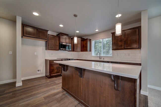 Building Photo - 2554 Sand Dollar Rd W