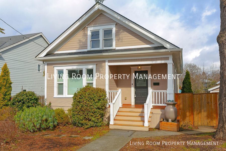 Primary Photo - Stunning Bungalow in Richmond Neighborhood...