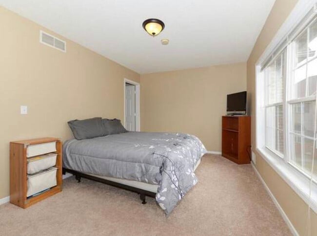 Building Photo - 6475 Regency Ln