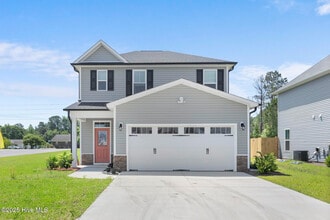 Building Photo - 2047 Twilight Dr NE