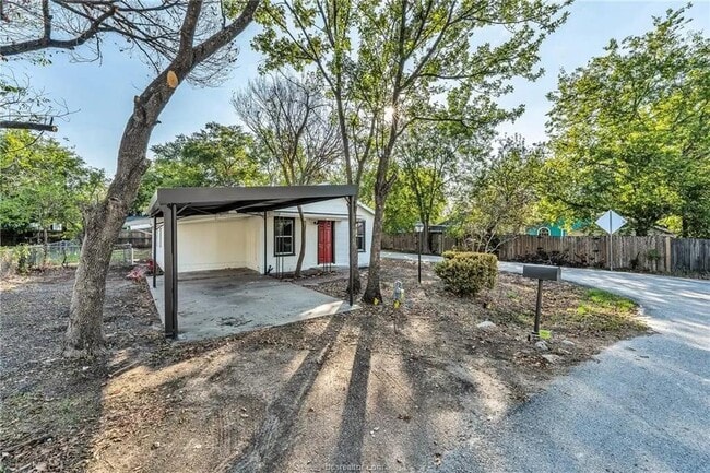 Photo - 2707 Cliff St House