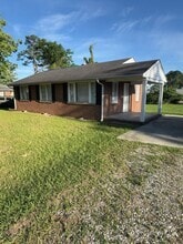 Building Photo - 3524 Rainbow Rd