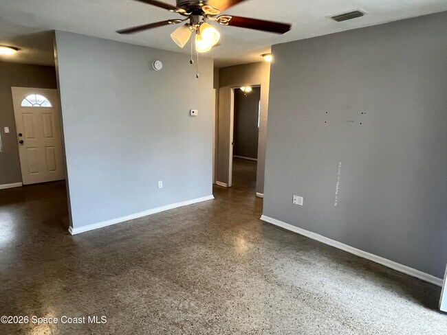 Foto del edificio - 1420 Avocado Ave