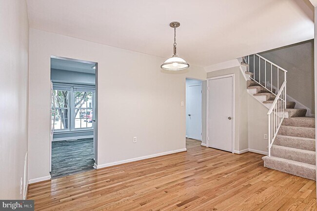 Building Photo - 5635 Sutherland Ct