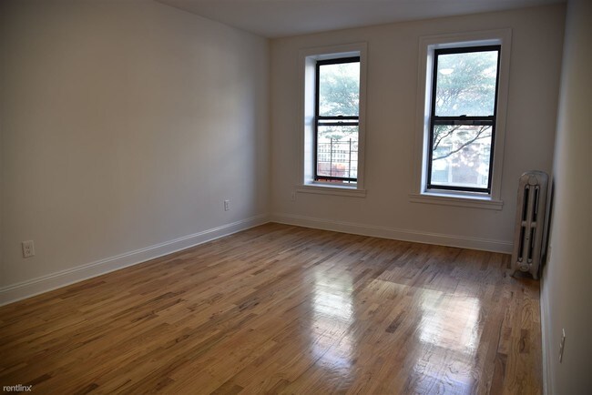 Building Photo - 1028 New York Ave