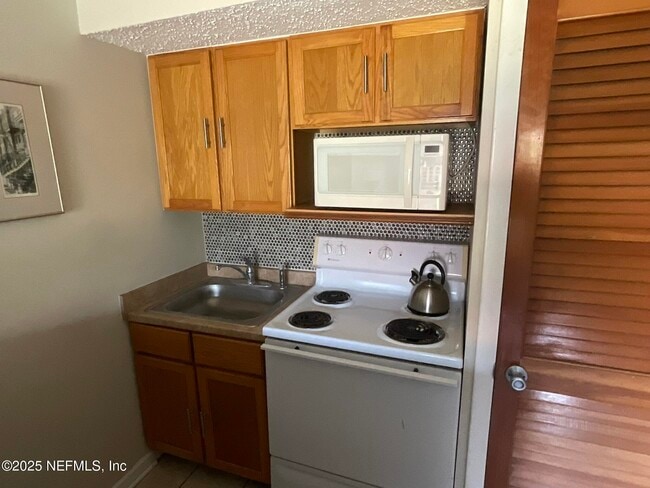 Foto del edificio - 1255 Ponce Island Dr