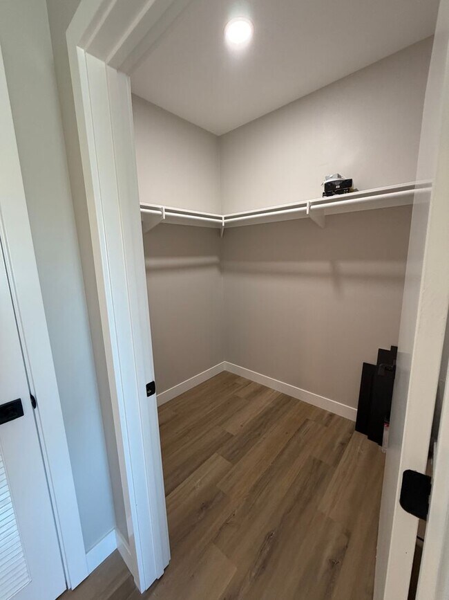 Foto del edificio - 3365 A St