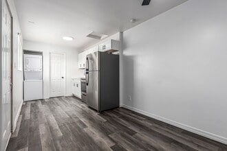 Building Photo - 5525 N 27th Dr