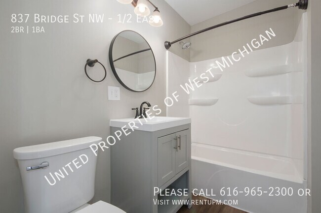 Foto del edificio - 837 Bridge St NW