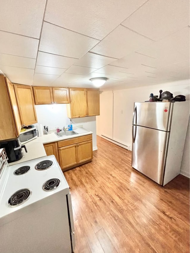 Photo du bâtiment - 1-Bedroom Loft Apartment for Rent – Available April 15th