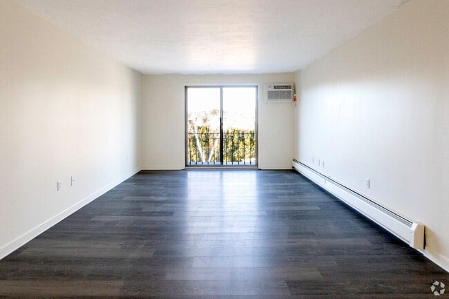 Interior Photo - Lakeshore Estates - Newly Remodeled studios, 1, 2 and 3 br Apartment Homes