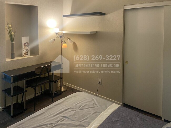 Foto del edificio - 5415 W Harmon Ave