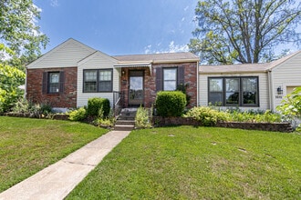 Building Photo - 9046 Southview Ln