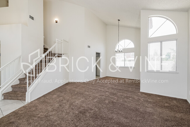 Foto del edificio - 44658 Oak Grove Street, Lancaster