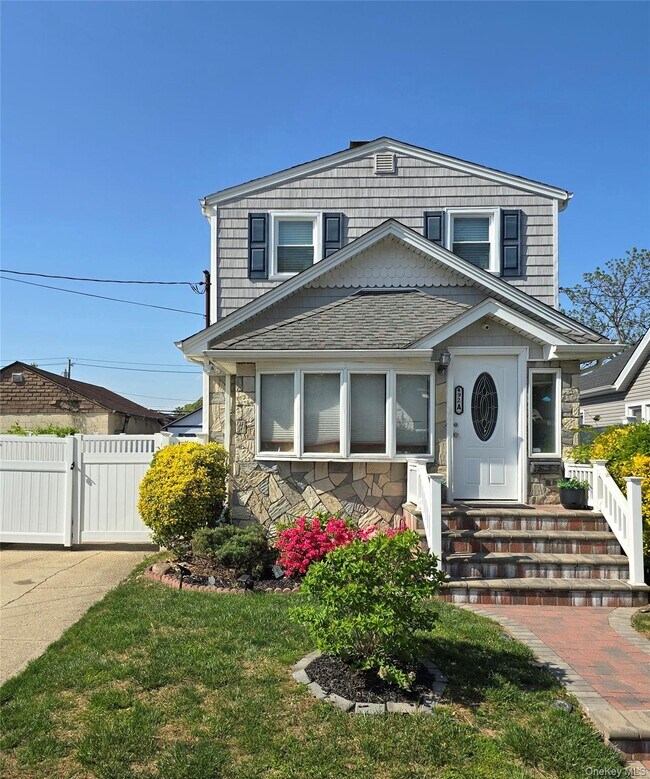 Foto del edificio - 492A Cornell Ave