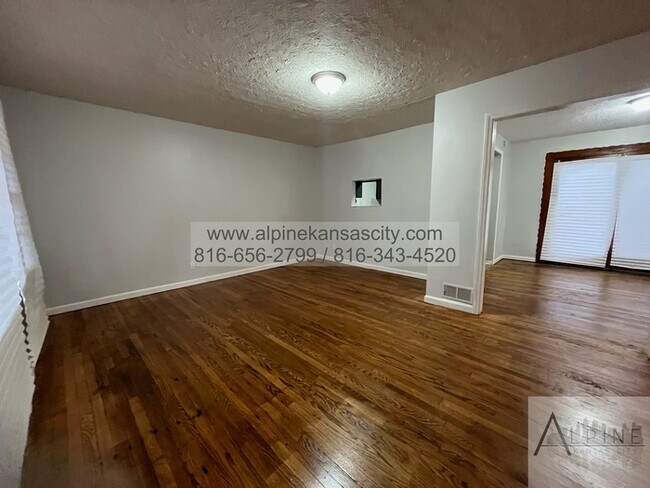 Building Photo - Independence Ranch