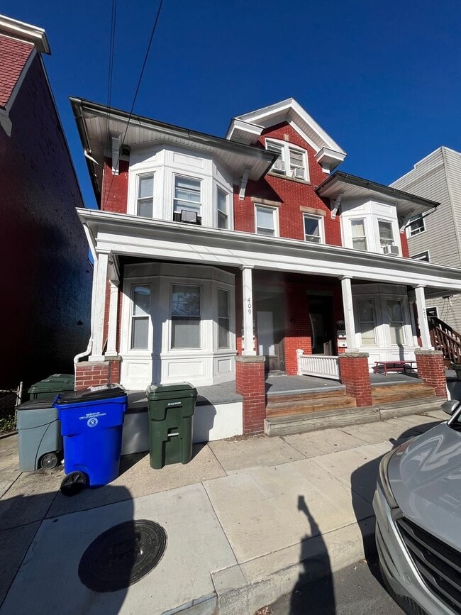 Building Photo - 409 S Potomac St