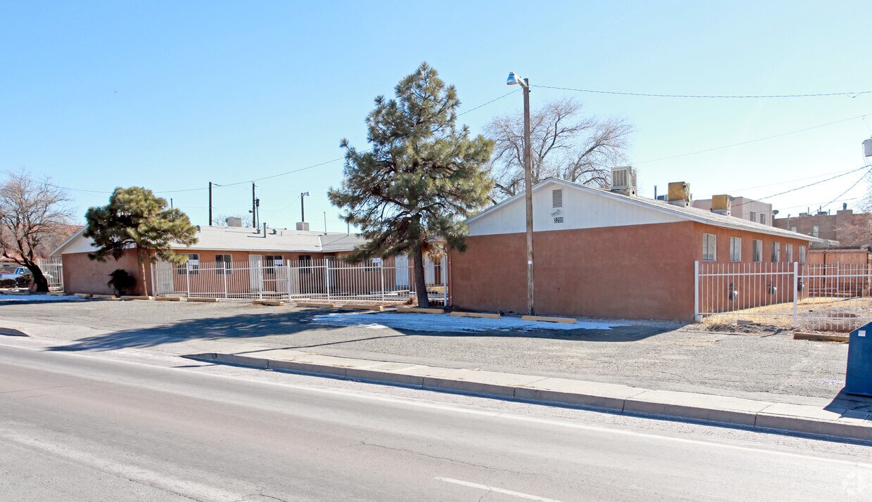 32083212 Comanche Rd NE, Albuquerque, NM 87107 Apartments 32083212 Comanche Rd NE