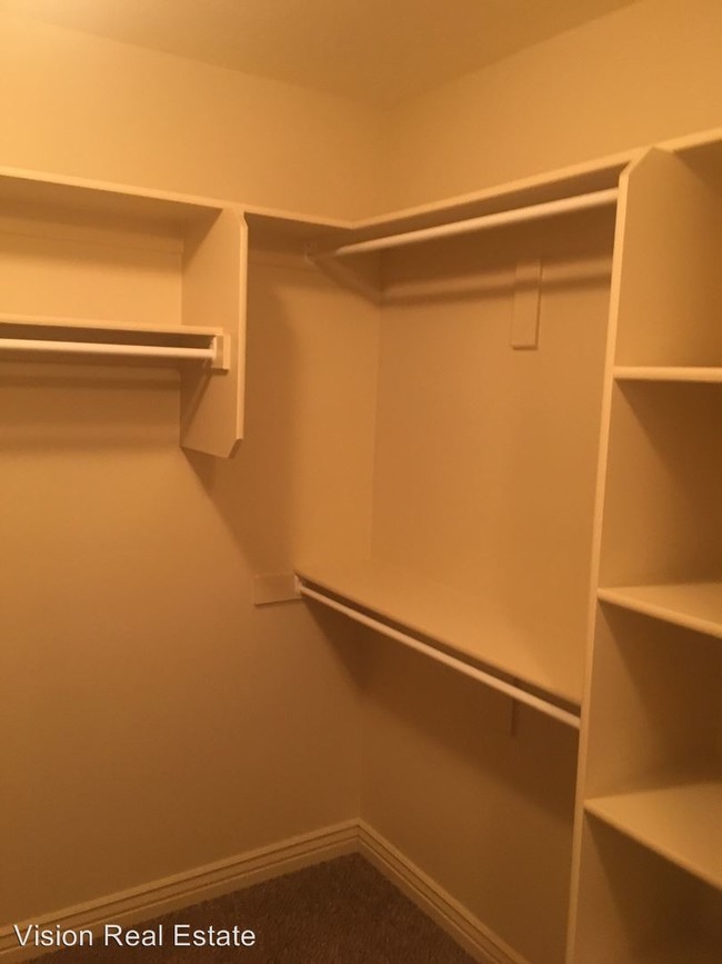 Foto del edificio - 5 br, 2.5 bath House - 926 S Cinnamon Ridge