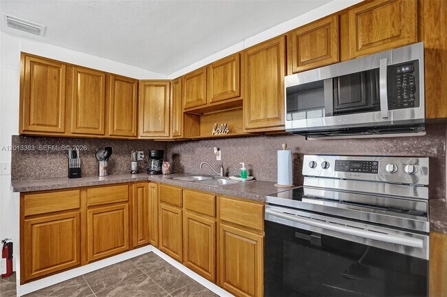 Foto del edificio - 6110 SW 38th St