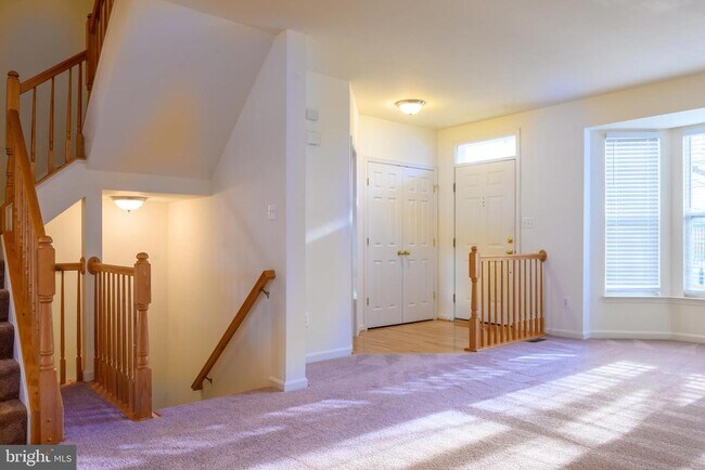 Foto del edificio - 3842 Koval Ln