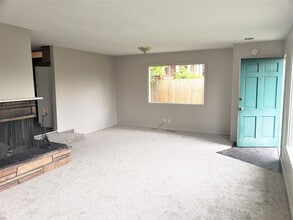 Building Photo - 2834 Cornwall Ave