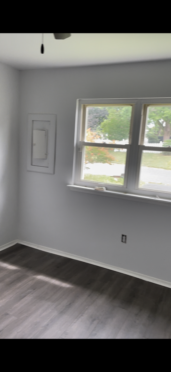Building Photo - 1801 Dumas Pl