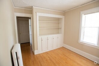 Building Photo - 3000 N Oakland Ave